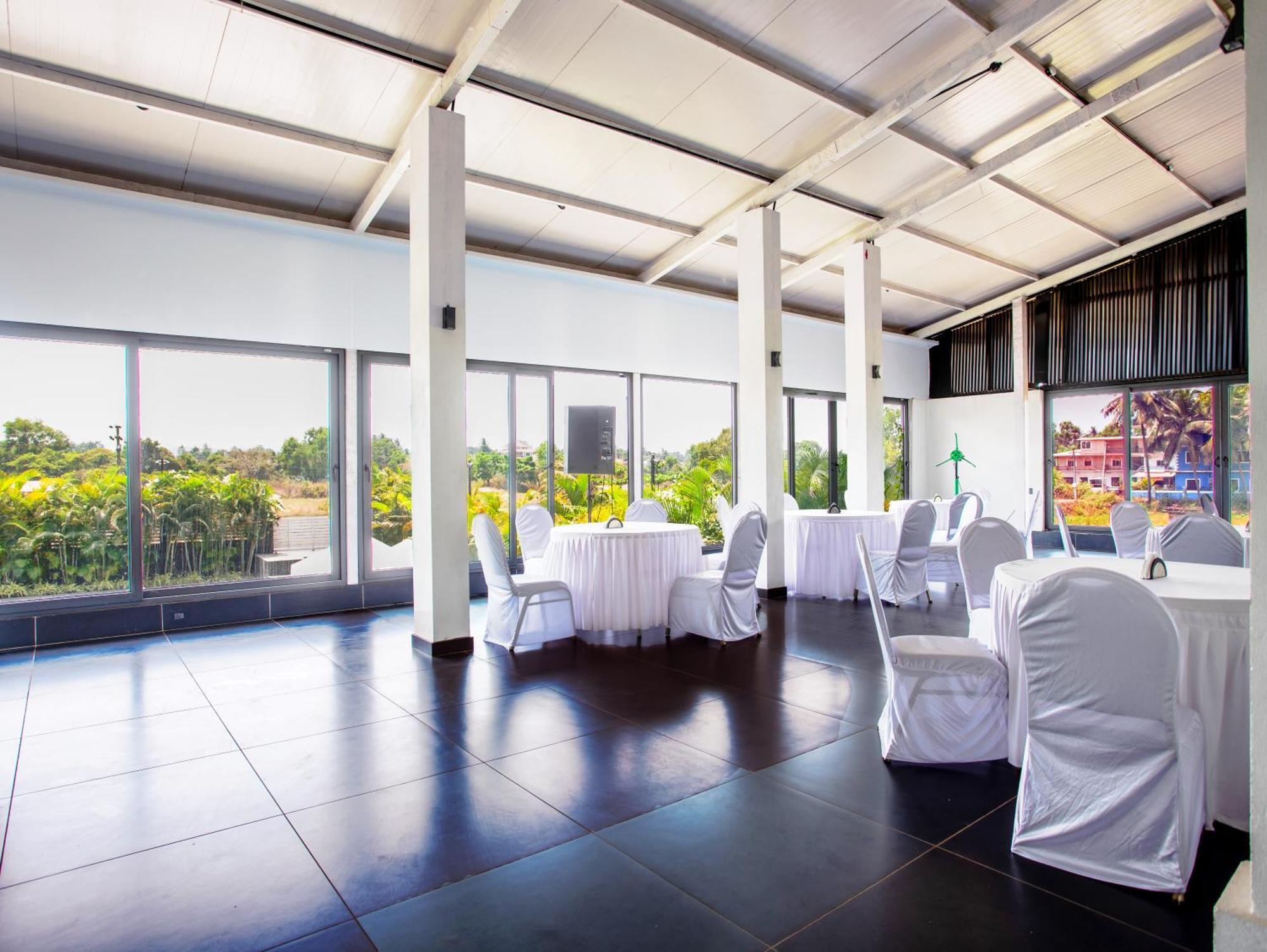 Crystal Village Hotel 4*