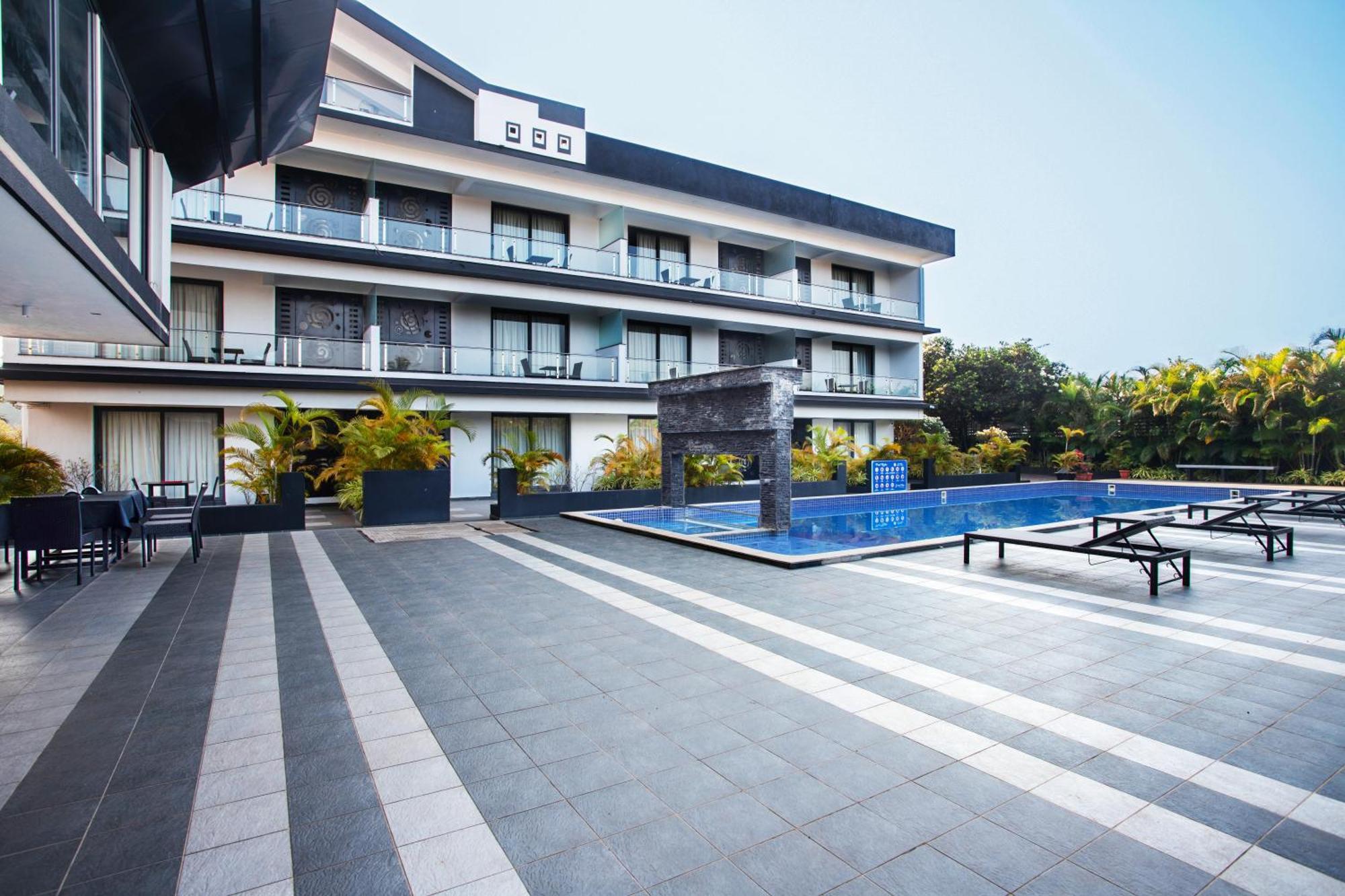 Hotel Crystal Village