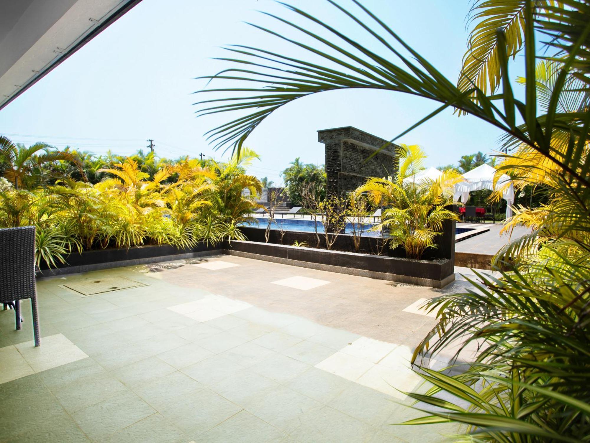 Hotel Crystal Village 4*