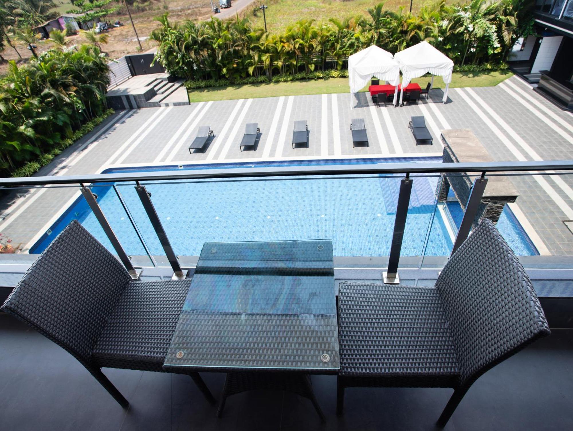 Crystal Village Hotel 4*